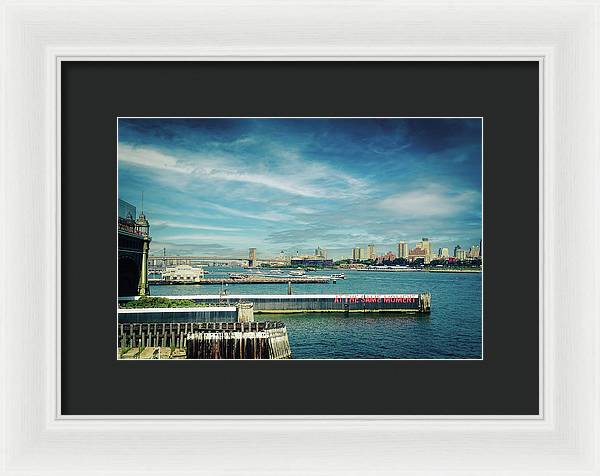 At the same moment. Upper New York Bay, New York - Framed Print - vrmediadecor.vrmedia.com.au