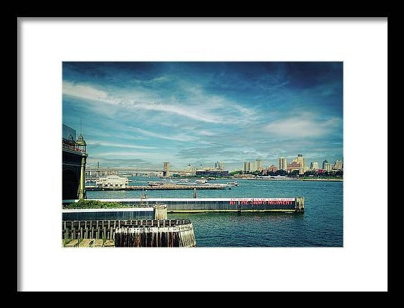 At the same moment. Upper New York Bay, New York - Framed Print - vrmediadecor.vrmedia.com.au